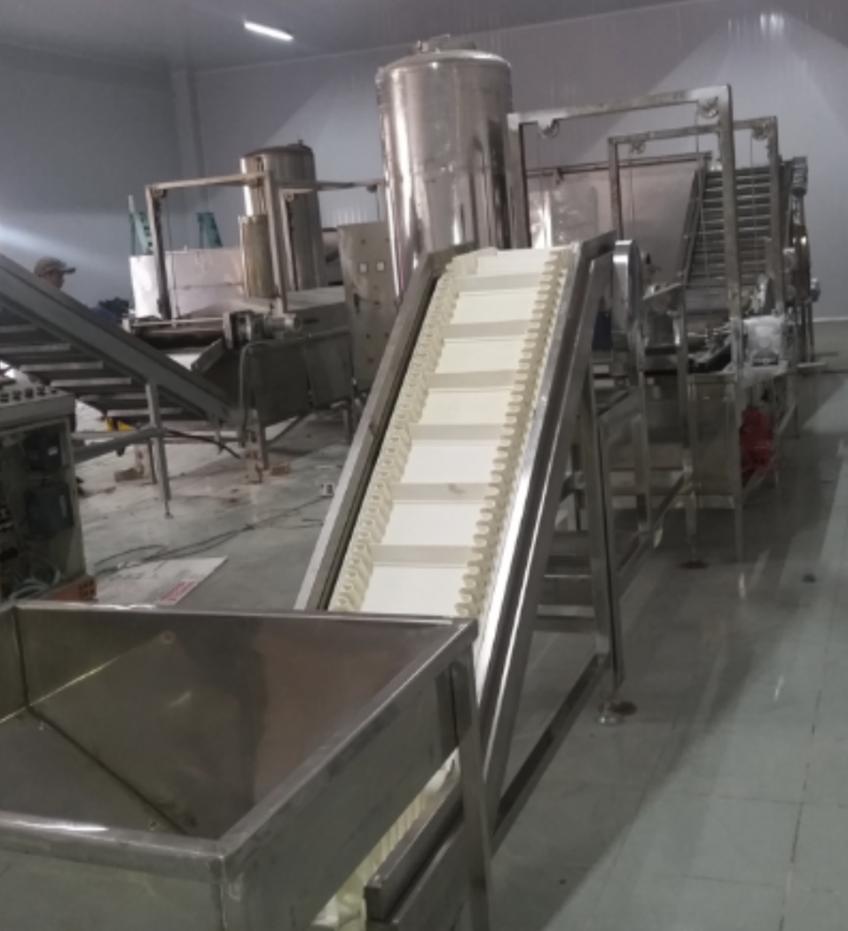 White frying system with oil - Image 2